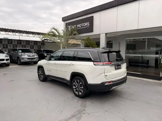 JEEP-COMMANDER-2023