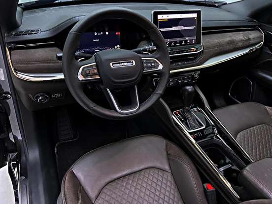 JEEP-COMMANDER-2025