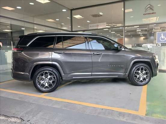 JEEP-COMMANDER-2024
