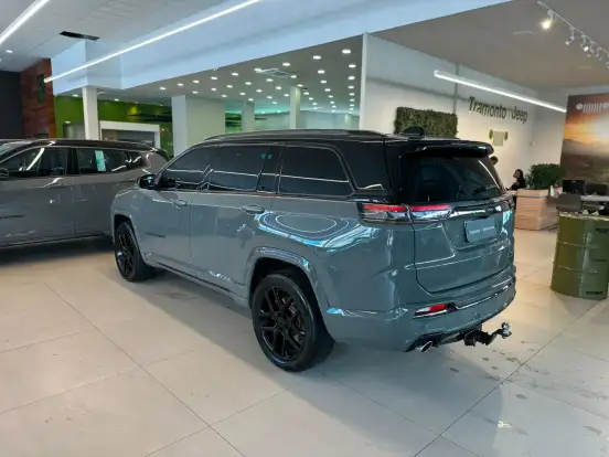 JEEP-COMMANDER-2.0 HURRICANE 4 TURBO GASOLINA BLACKHAWK AT9 JEEP-COMMANDER-2024
