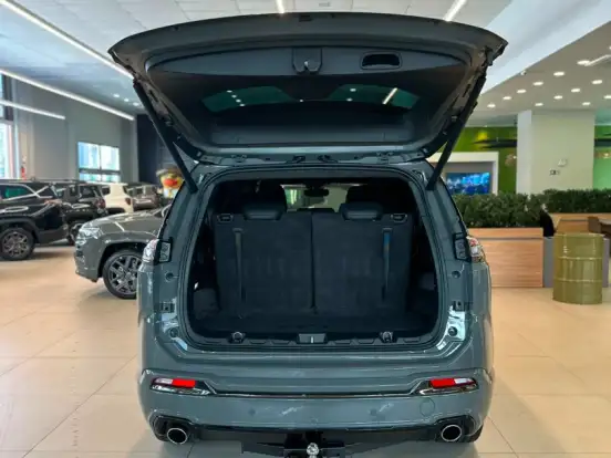 JEEP-COMMANDER-2.0 HURRICANE 4 TURBO GASOLINA BLACKHAWK AT9 JEEP-COMMANDER-2024
