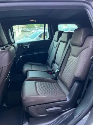 JEEP-COMMANDER-2025