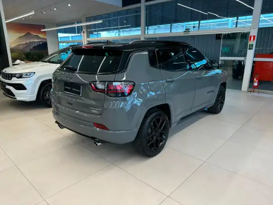 JEEP-COMPASS-2.0 HURRICANE 4 TURBO GASOLINA BLACKHAWK AT9 JEEP-COMPASS-2025