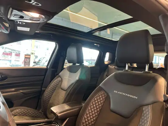 JEEP-COMPASS-2.0 HURRICANE 4 TURBO GASOLINA BLACKHAWK AT9 JEEP-COMPASS-2025