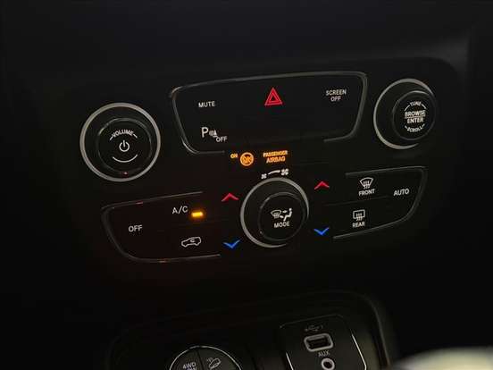 JEEP-COMPASS-2.0 16V DIESEL LONGITUDE 4X4 AUTOMÁTICO JEEP-COMPASS-2020