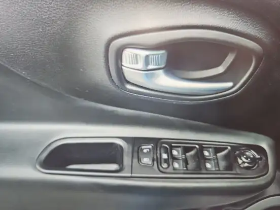 JEEP-RENEGADE-2021