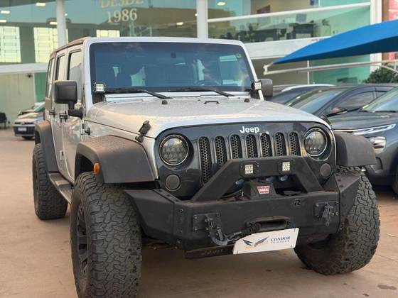 JEEP WRANGLER 3.6 UNLIMITED SPORT 4X4 V6 GASOLINA 4P AUTOMÁTICO