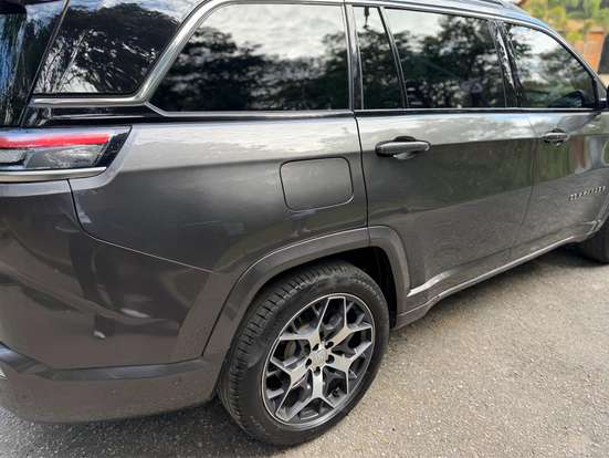JEEP-COMMANDER-2024