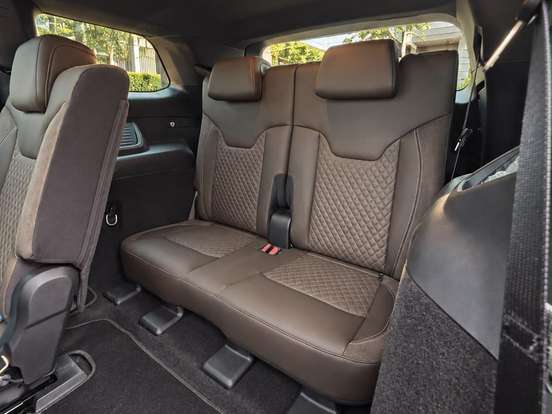 JEEP-COMMANDER-2.2 TURBO DIESEL OVERLAND AT9 JEEP-COMMANDER-2025