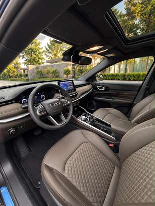 JEEP-COMMANDER-2025
