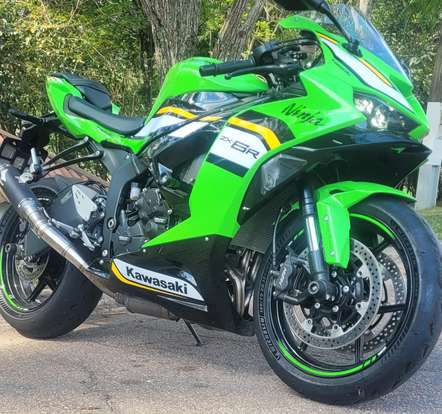 KAWASAKI-NINJA ZX-6R KRT-2025