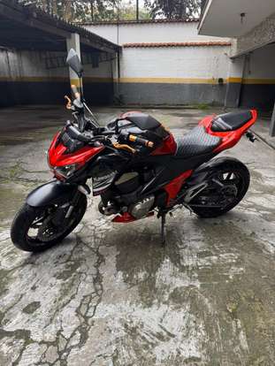KAWASAKI-Z800-2014
