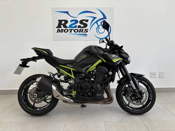 KAWASAKI Z900 