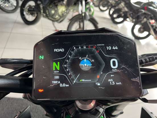 KAWASAKI-Z900 KAWASAKI-Z900-2025