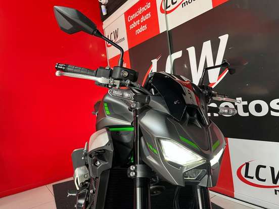 KAWASAKI-Z900 KAWASAKI-Z900-2025