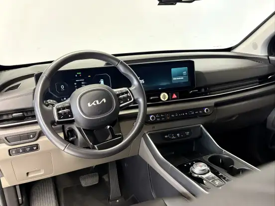 KIA-CARNIVAL-2024