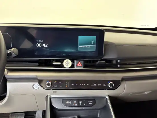 KIA-CARNIVAL-2024