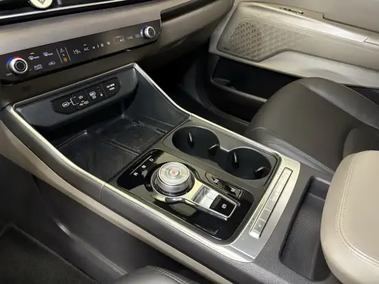 KIA-CARNIVAL-2024