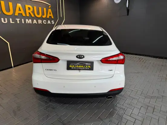 KIA-CERATO-1.6 SX 16V FLEX 4P AUTOMÁTICO KIA-CERATO-2015