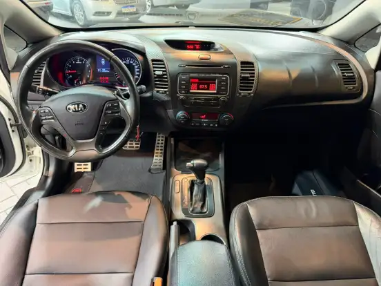 KIA-CERATO-1.6 SX 16V FLEX 4P AUTOMÁTICO KIA-CERATO-2015