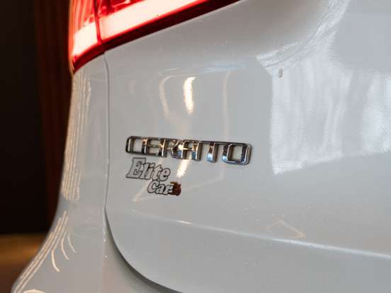 KIA-CERATO-1.6 SX 16V FLEX 4P AUTOMÁTICO KIA-CERATO-2015