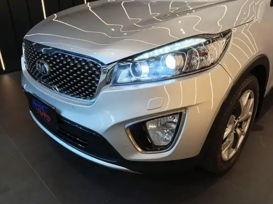 KIA-SORENTO-3.3 V6 GASOLINA EX 7L AUTOMATICO KIA-SORENTO-2016