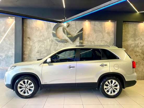 KIA-SORENTO-3.5 V6 GASOLINA EX 7L 4WD AUTOMÁTICO KIA-SORENTO-2014