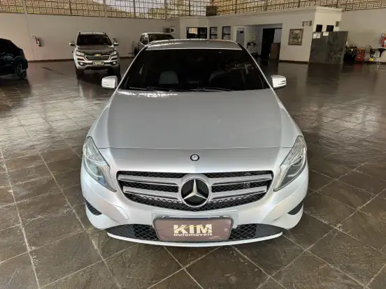 MERCEDES-BENZ-A 200-1.6 TURBO 16V FLEX 4P AUTOMÁTICO MERCEDES-BENZ-A 200-2015