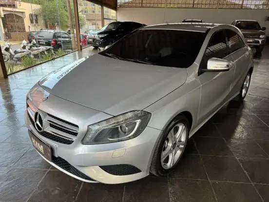 MERCEDES-BENZ-A 200-1.6 TURBO 16V FLEX 4P AUTOMÁTICO MERCEDES-BENZ-A 200-2015