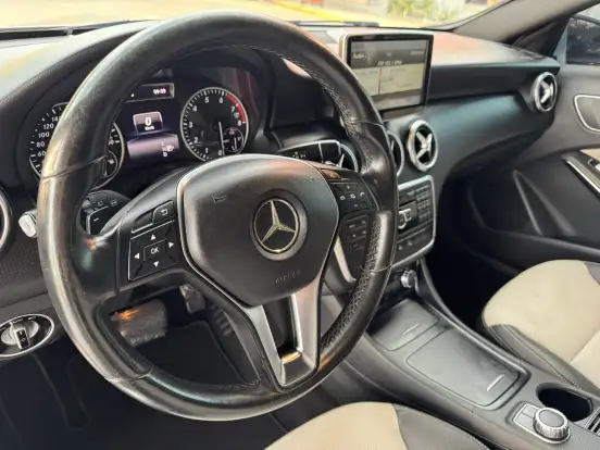 MERCEDES-BENZ-A 200-1.6 TURBO 16V FLEX 4P AUTOMÁTICO MERCEDES-BENZ-A 200-2015