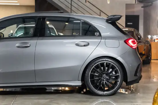 MERCEDES-BENZ-A 35 AMG-2019