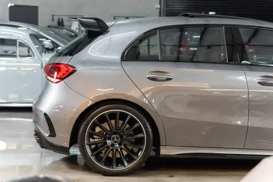MERCEDES-BENZ-A 35 AMG-2019