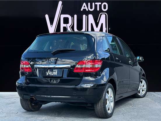 MERCEDES-BENZ-B 180-2010
