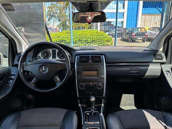 MERCEDES-BENZ-B 180-2010