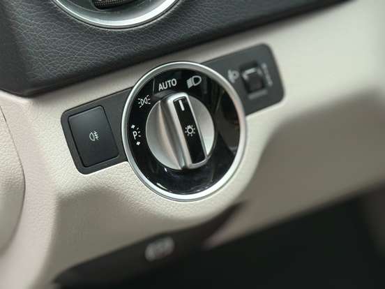 MERCEDES-BENZ-C 180-2012