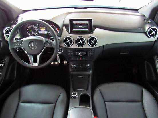 MERCEDES-BENZ-CLASSE A-1.6 200 TURBO URBAN GASOLINA 4P AUTOMATIZADO MERCEDES-BENZ-CLASSE A-2013