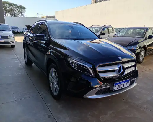 MERCEDES-BENZ-GLA 200-2015