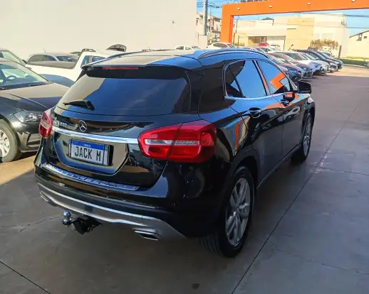 MERCEDES-BENZ-GLA 200-2015