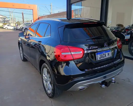 MERCEDES-BENZ-GLA 200-2015