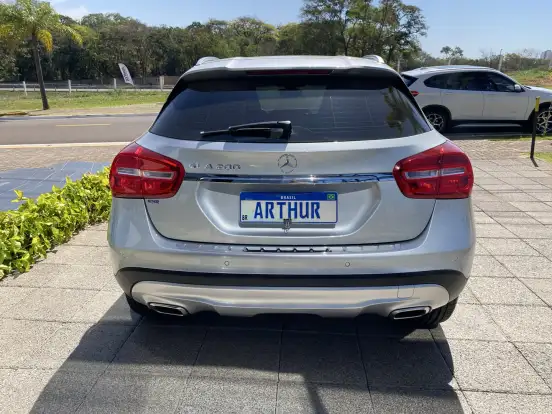 MERCEDES-BENZ-GLA 200-1.6 CGI ADVANCE 16V TURBO FLEX 4P AUTOMÁTICO MERCEDES-BENZ-GLA 200-2015