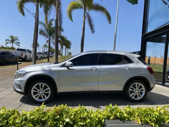 MERCEDES-BENZ-GLA 200-2015