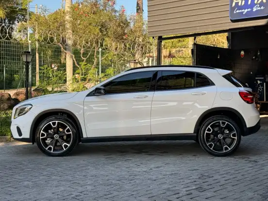 MERCEDES-BENZ-GLA 200-1.6 CGI FLEX ADVANCE 7G-DCT MERCEDES-BENZ-GLA 200-2019
