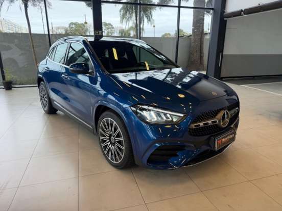 MERCEDES-BENZ-GLA 200-2024