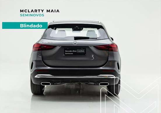 MERCEDES-BENZ-GLA 200-2024