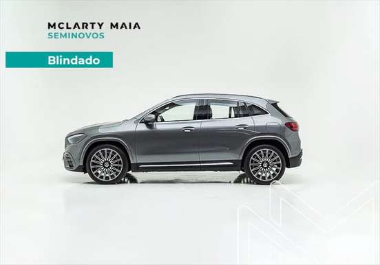 MERCEDES-BENZ-GLA 200-2024