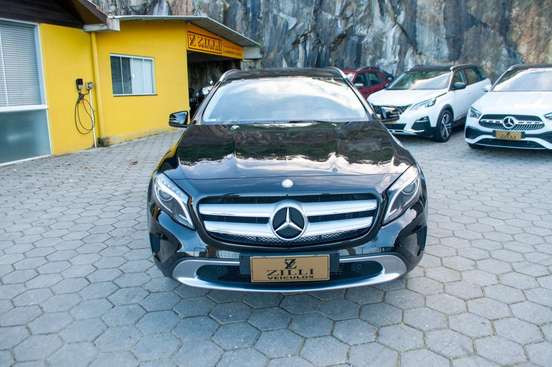 MERCEDES-BENZ-GLA 200-2017