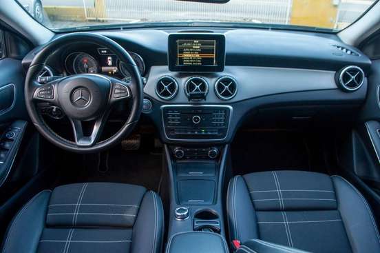 MERCEDES-BENZ-GLA 200-2017