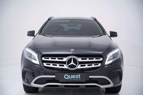 MERCEDES-BENZ-GLA 200-2019