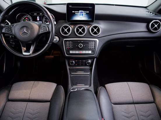 MERCEDES-BENZ-GLA 200-1.6 CGI FLEX ADVANCE 7G-DCT MERCEDES-BENZ-GLA 200-2019