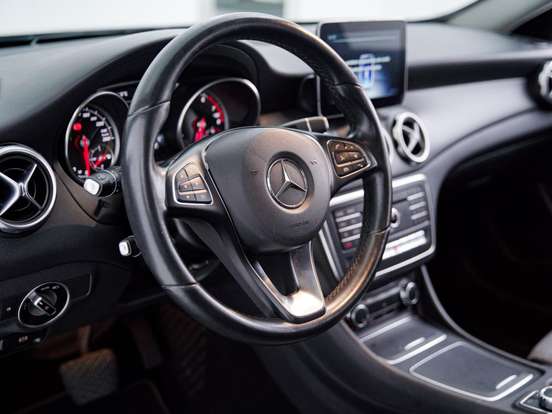 MERCEDES-BENZ-GLA 200-1.6 CGI FLEX ADVANCE 7G-DCT MERCEDES-BENZ-GLA 200-2019